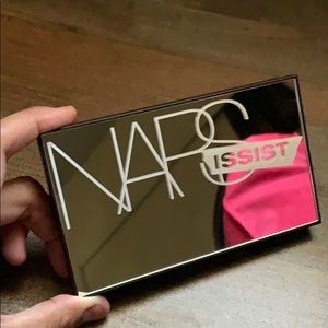 NARS EYESHADOW palette